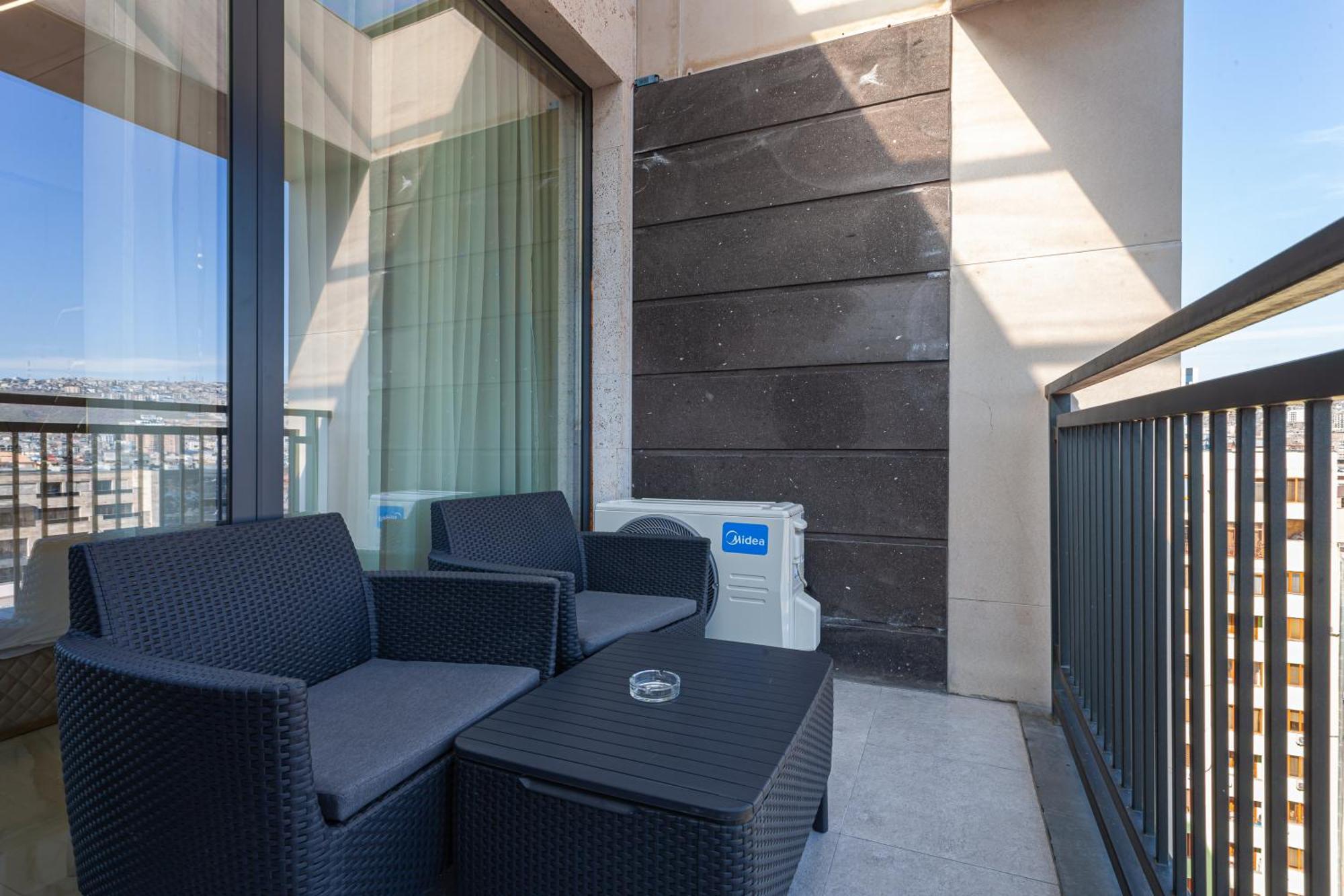 Stay Inn-Apartments On Koghbatsi 16 Єреван Екстер'єр фото